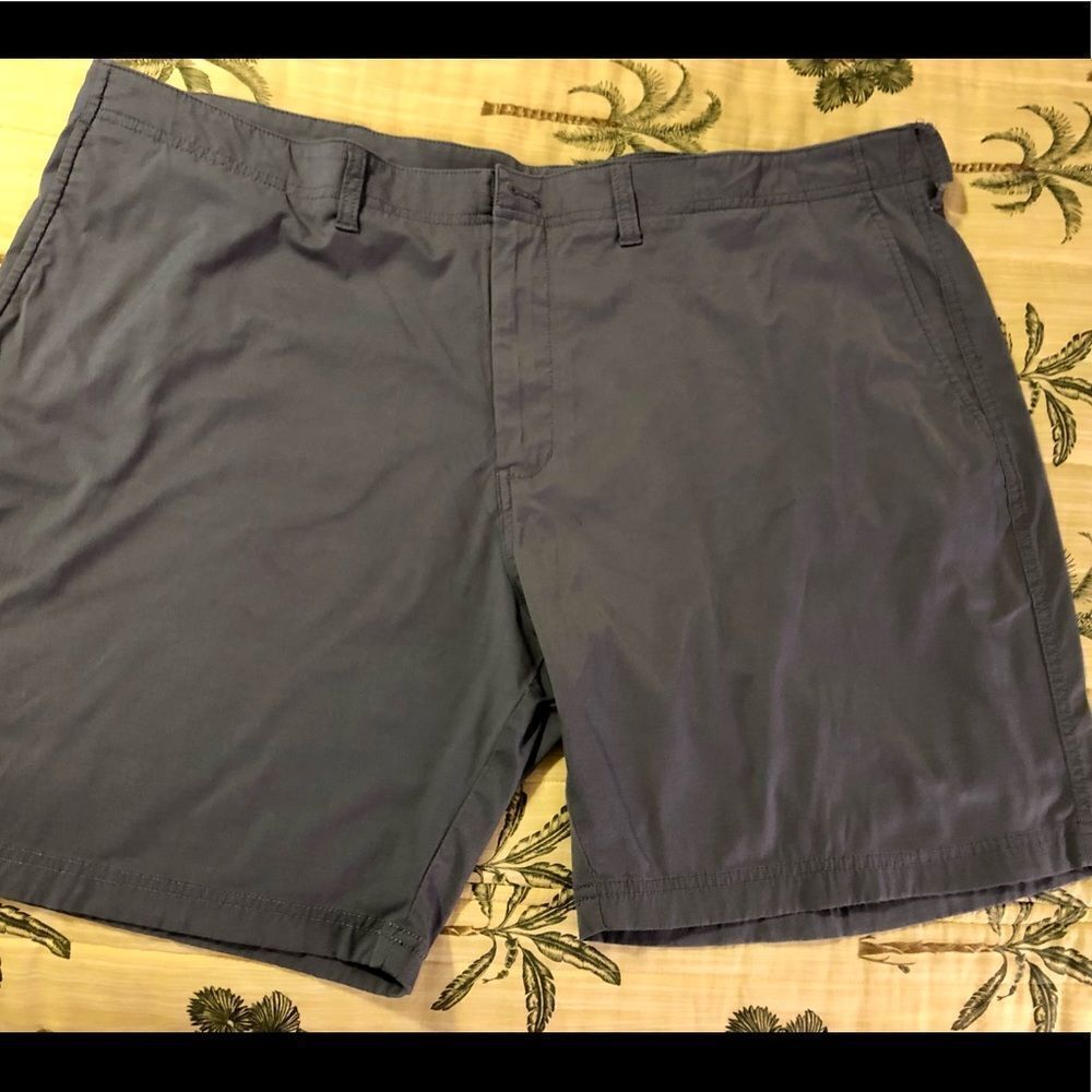 Nice lightweight shorts by Duck Head size 44